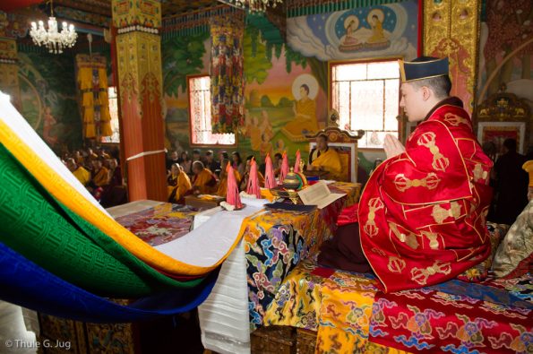 Gyalwa-Karmapa-in-Bodh-Gaya-Dec.-6-to-23-2017.-Mandala-offerings-to-Gyalwa-Karmapa