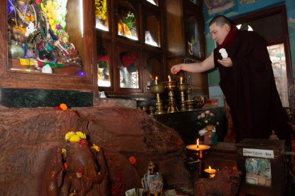Karmapa-visits-Kathmandu-2018-12-03-to-07.-Pigrimadge-to-Parping-and-Swayambhu